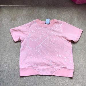 Girls short sleeve cropped sweatshirt.